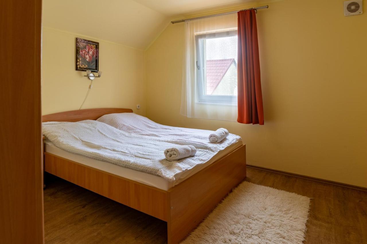 Bed and Breakfast Kiraly Lovastanya Panzio Janoshalma Экстерьер фото